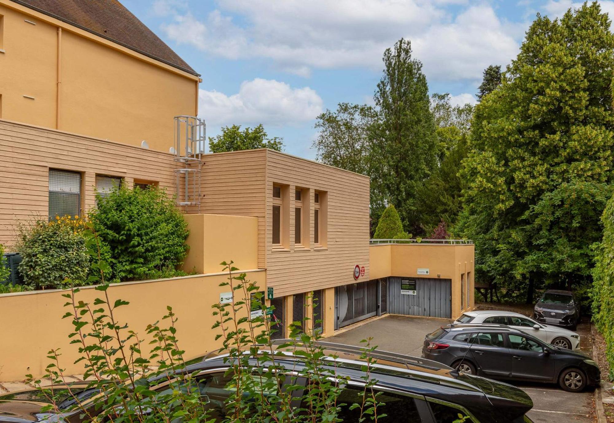 B&B Hotel Chartres Centre Cathedrale Exterior foto