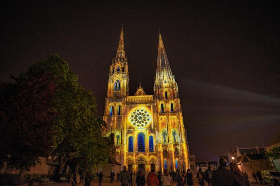 B&B Hotel Chartres Centre Cathedrale Exterior foto